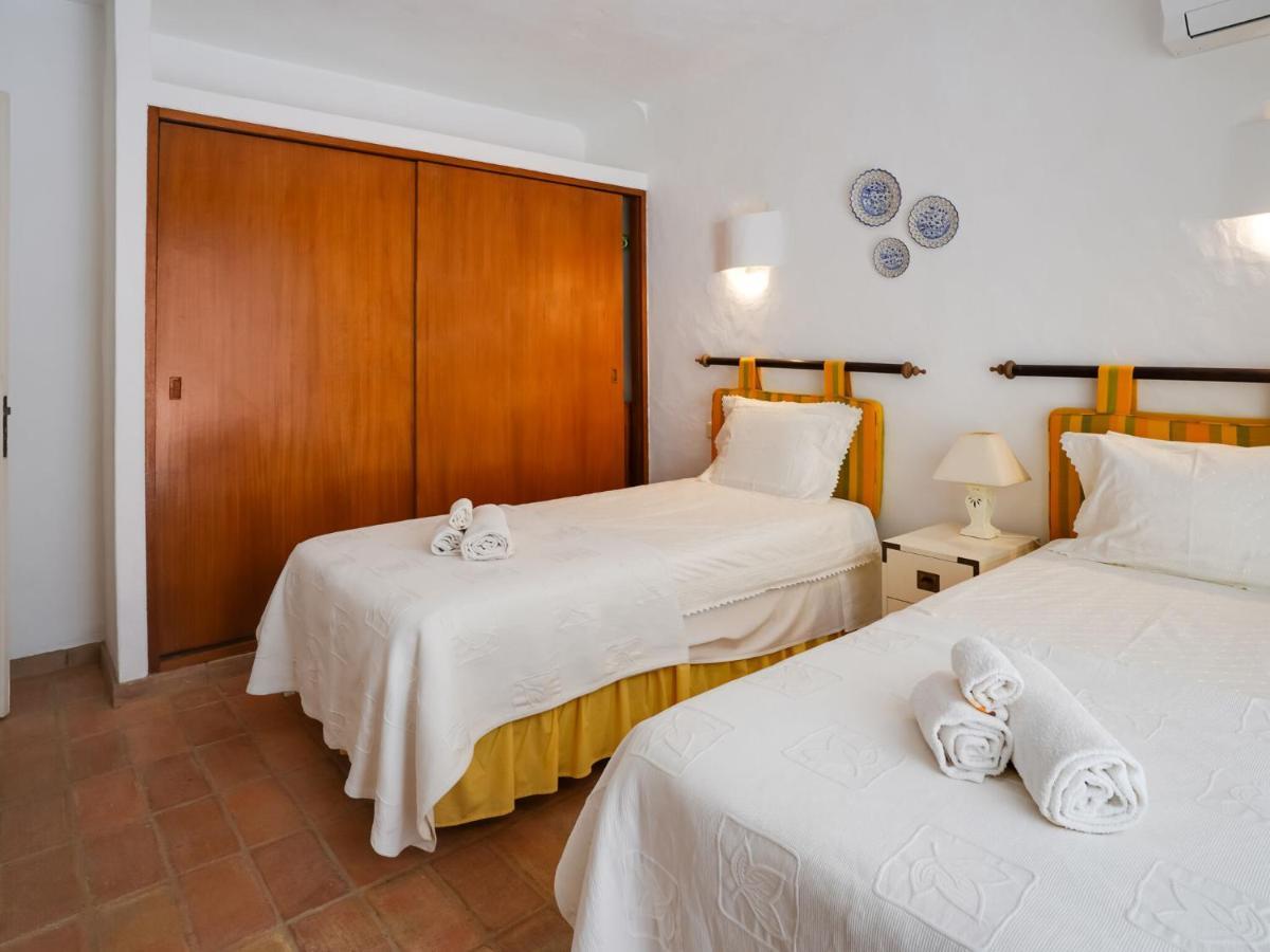 Roofed Villa In Albufeira With Private Swimming Pool 奥霍斯德古阿 客房 照片